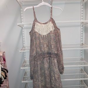 pink shoulder-less dress